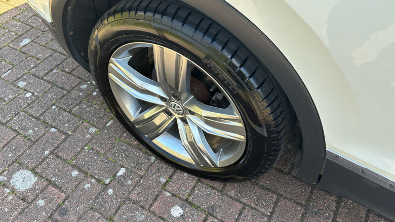 Volkswagen Tiguan 2.0 TDi 150 4Motion SEL 5dr DSG Diesel Estate